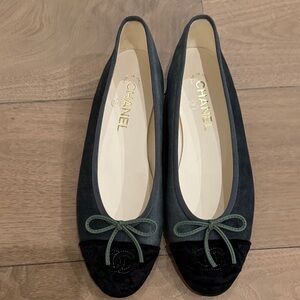 CHANEL Women's Black and light blue velvet Flats -BRAND NEW